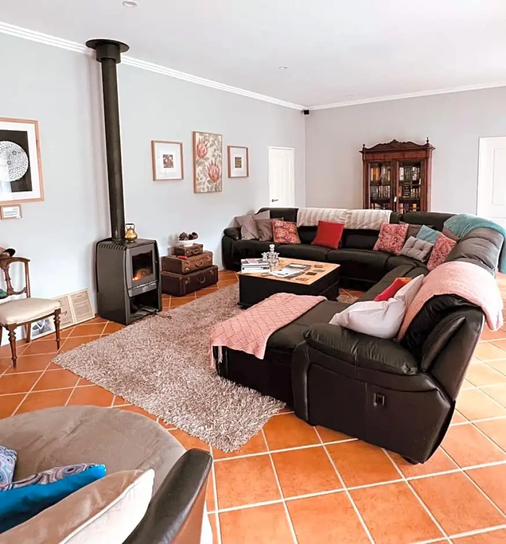 Gundaroo Manor Bed & Breakfast