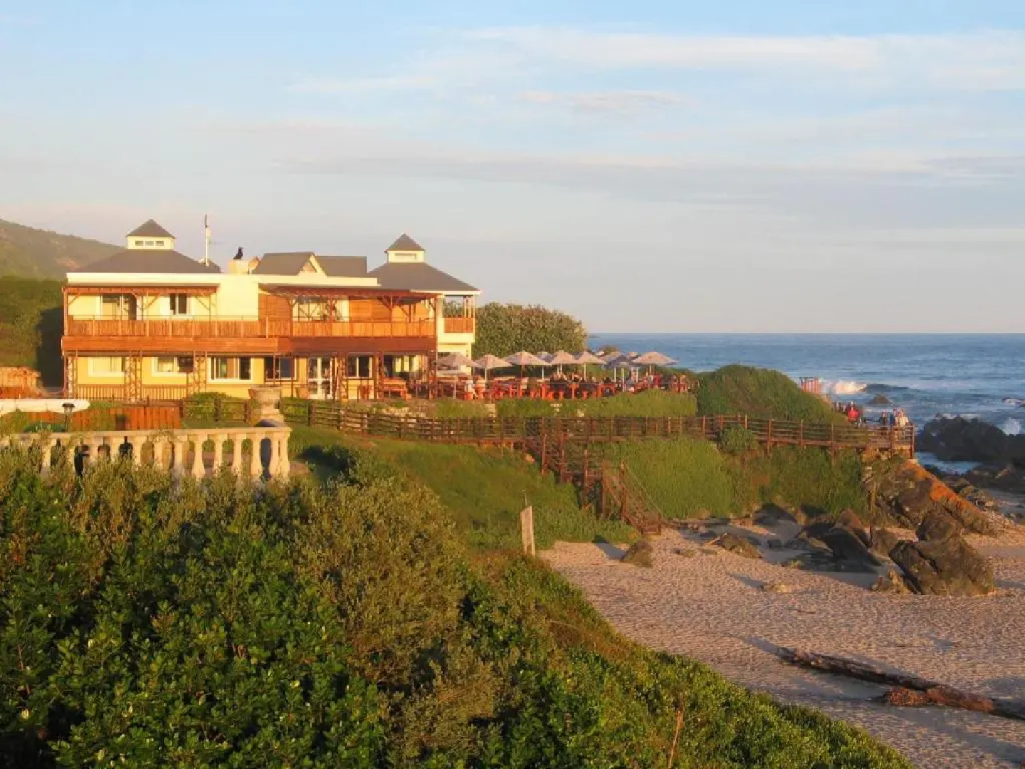 Singing Kettle Beach Lodge