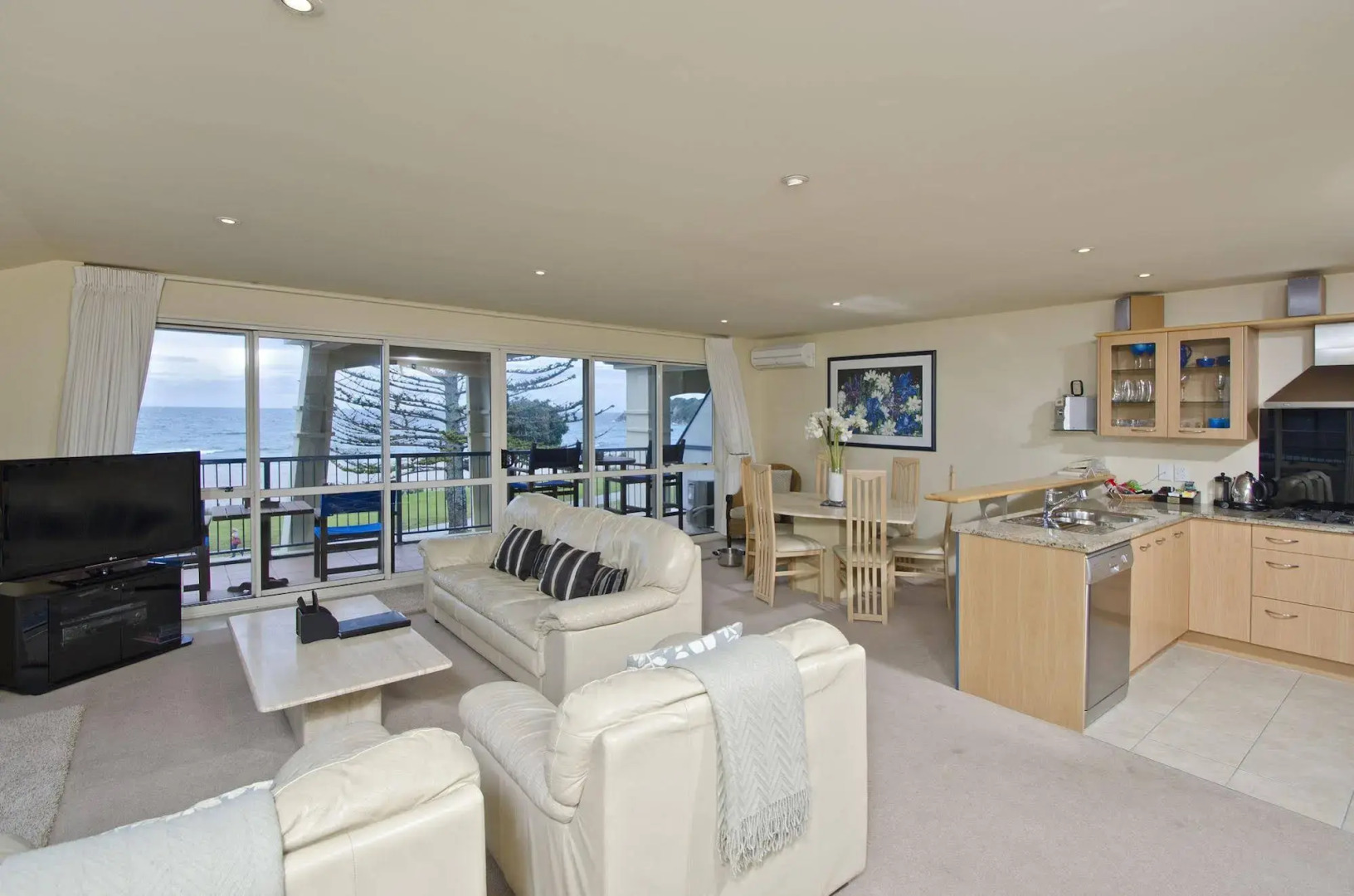 The Pavilions Beachfront Apartments