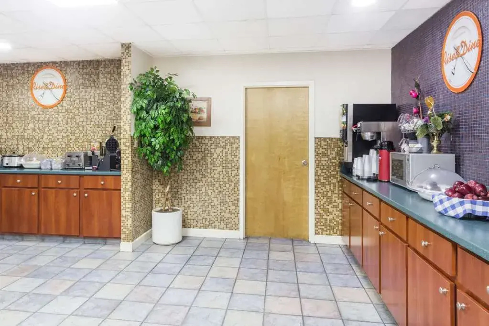 Howard Johnson Express Inn Savannah GA