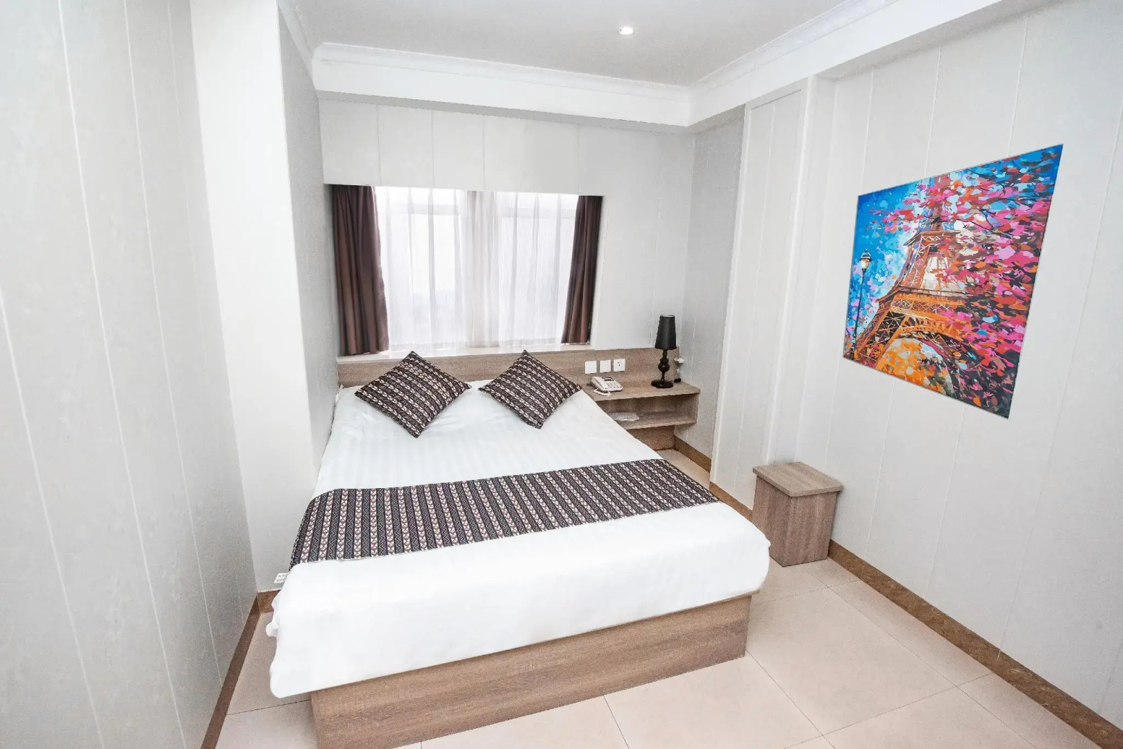 Holiday Hotel