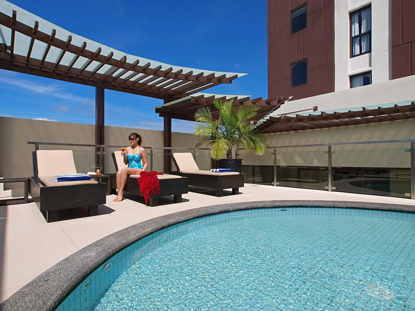 Seda Centrio - Newly Renovated