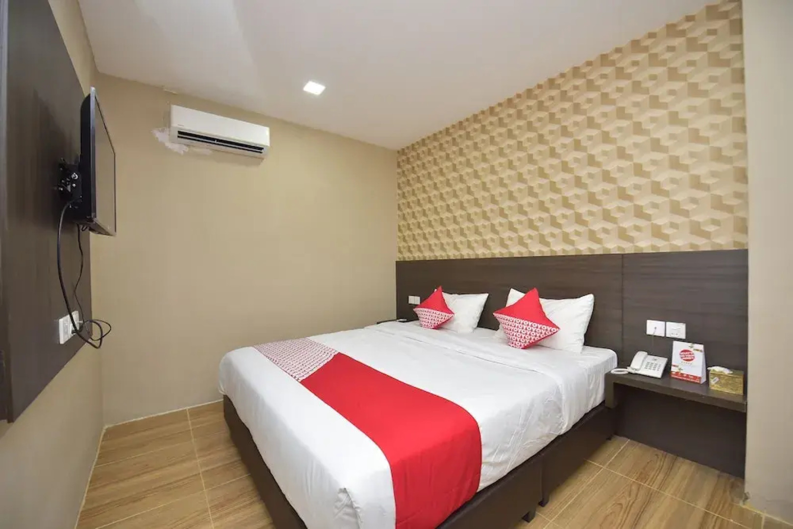 OYO 1228 Hotel Novanda