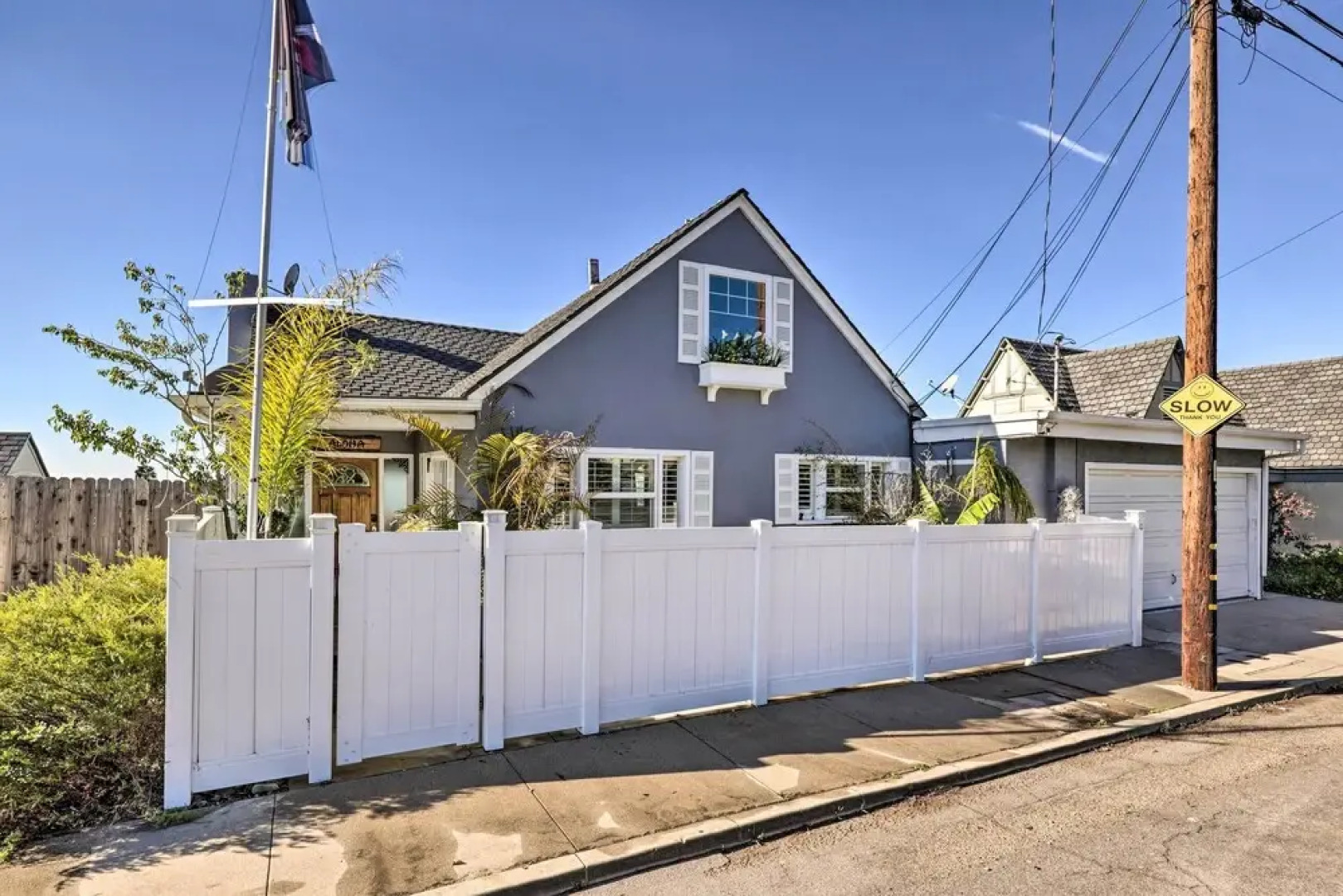 Walk to Ventura Beach: Comfy Home w/ Ocean Views