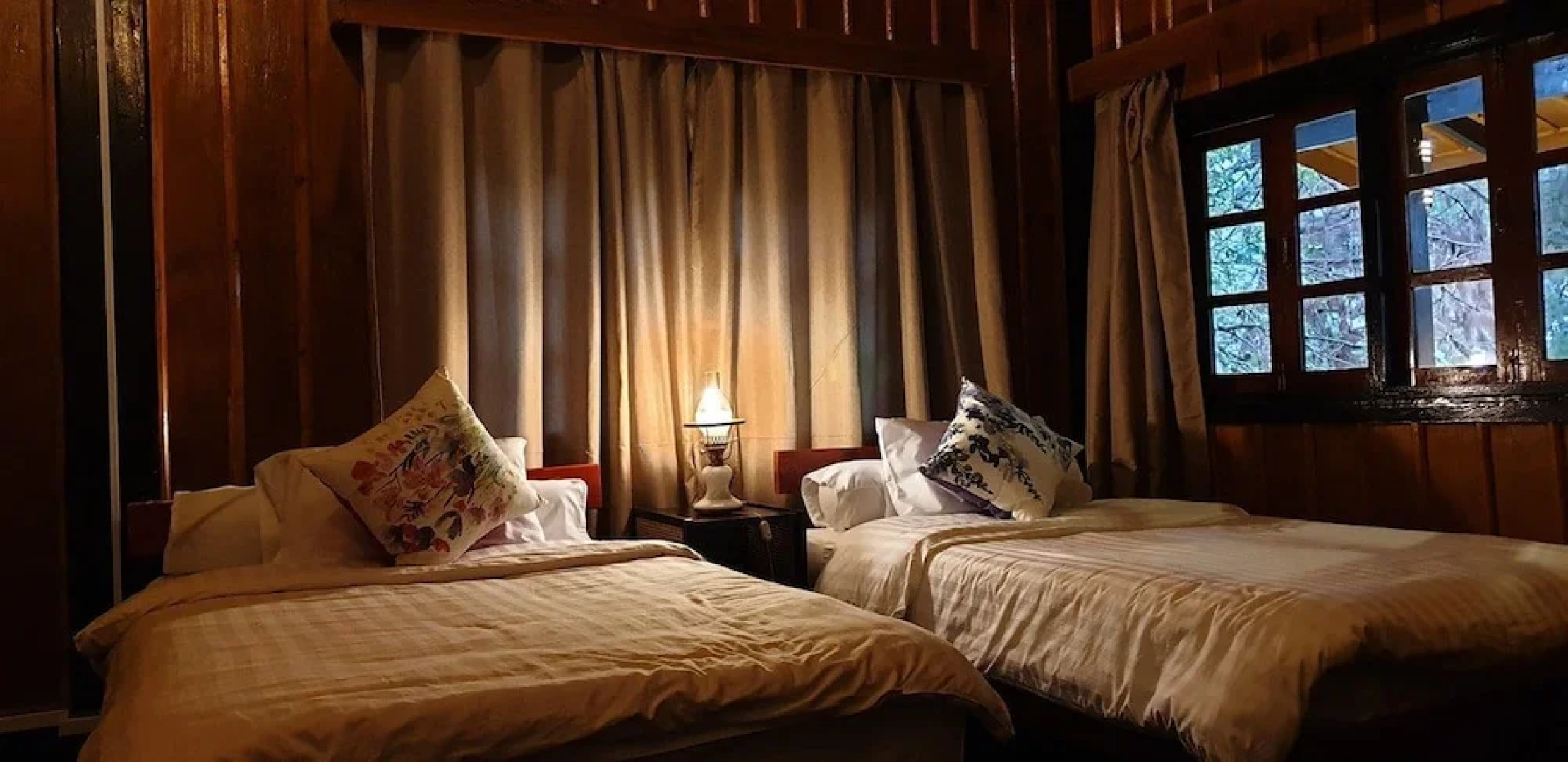 Phouphadeng Hotel - Auberge de la Plain des Jarres