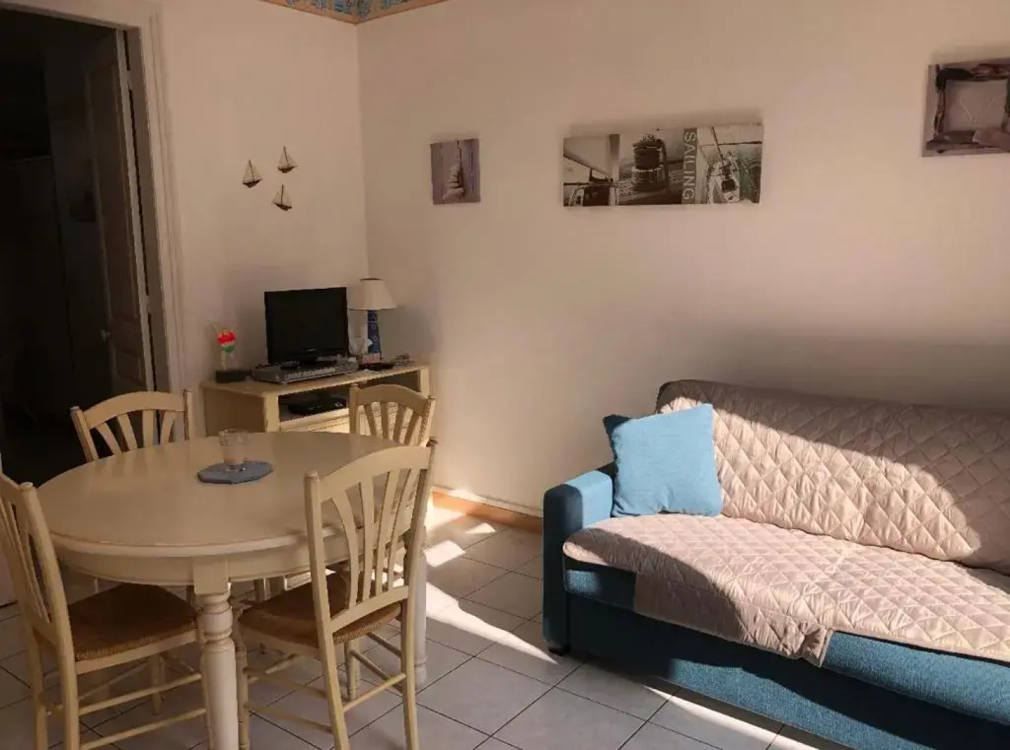 Appartement avec cour à 50m de la plage