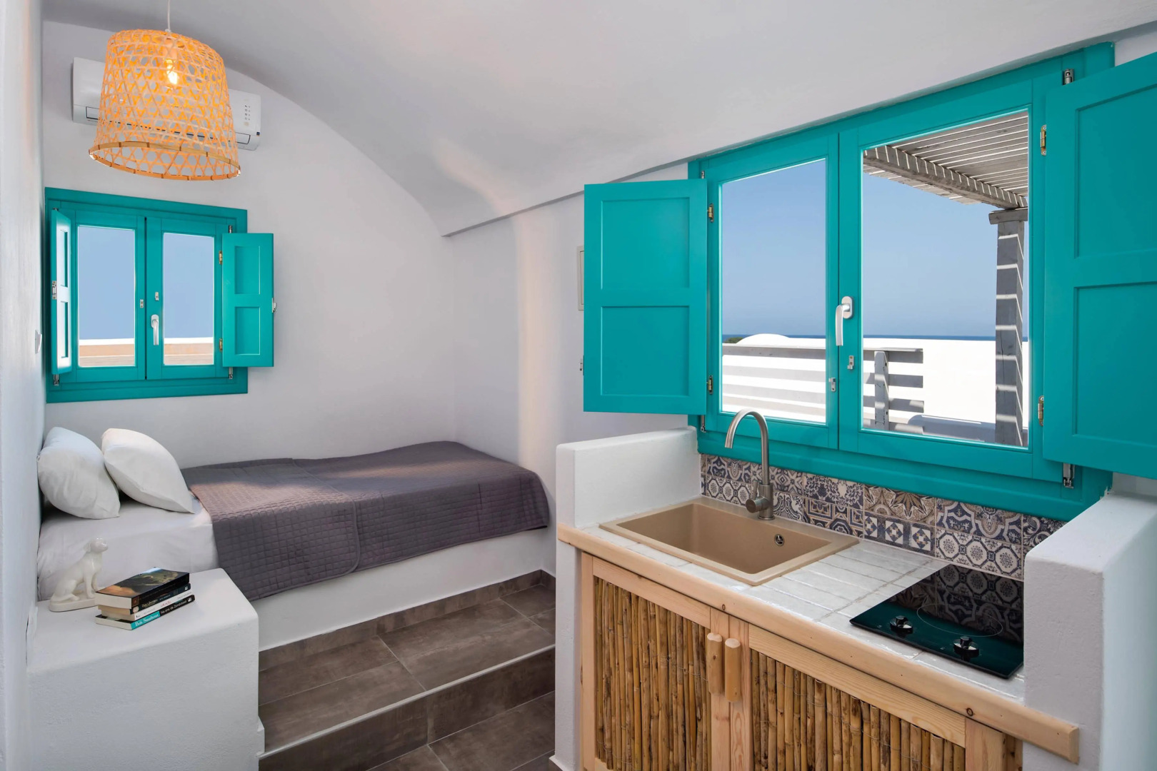 Nissia Beach Apartments and Suites