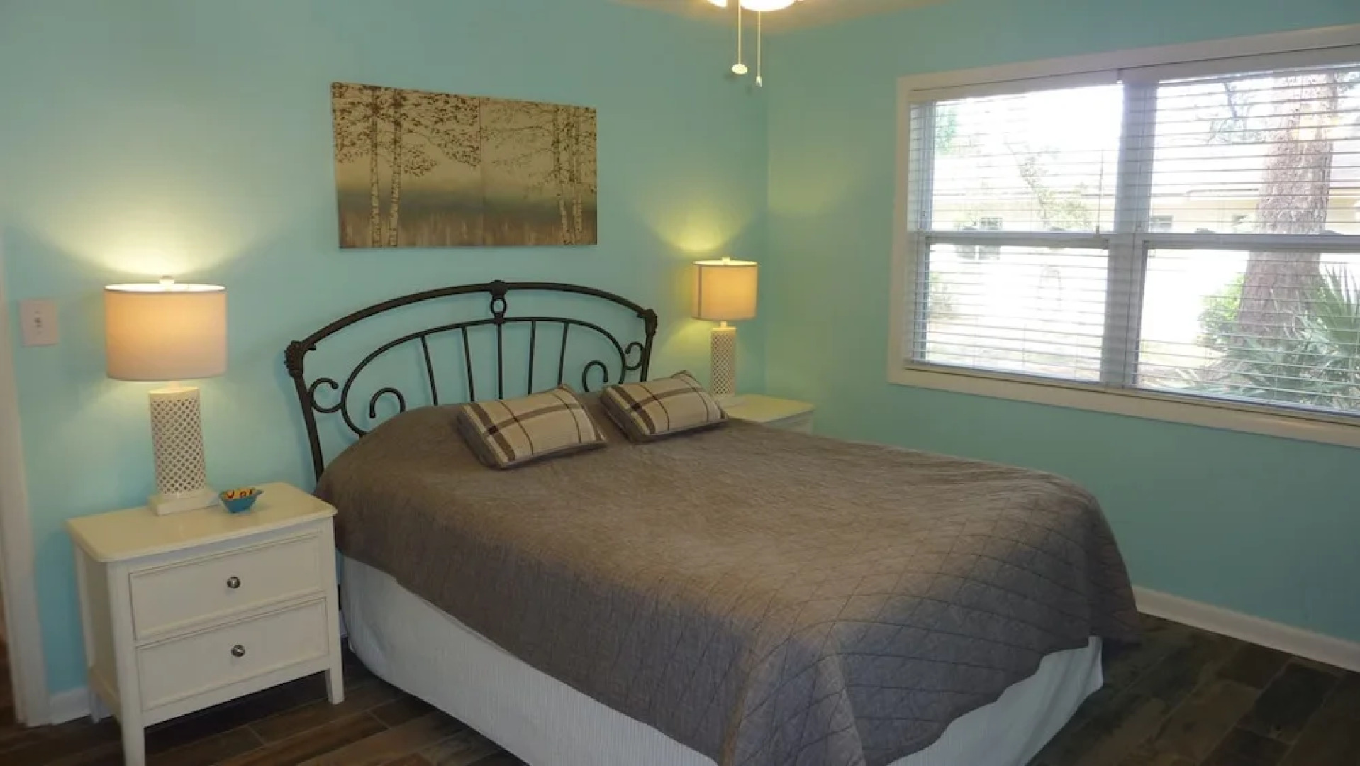 Mellow Yellow - 3 Br Home