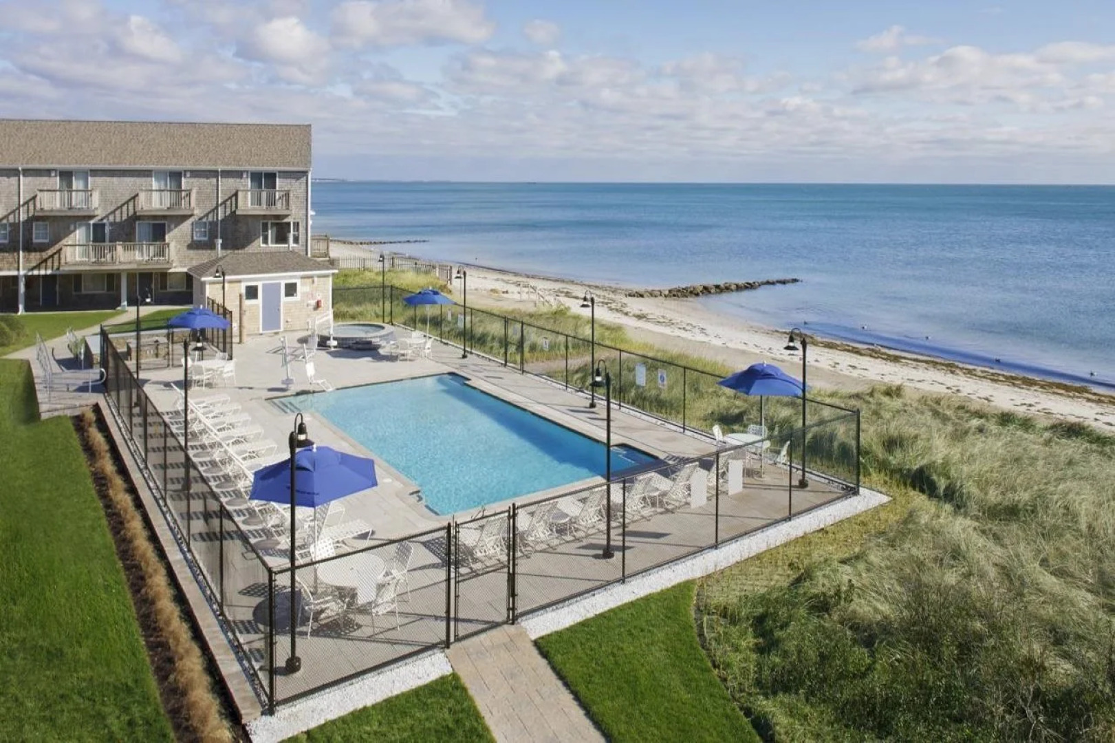 Ocean Mist Beach Hotel & Suites