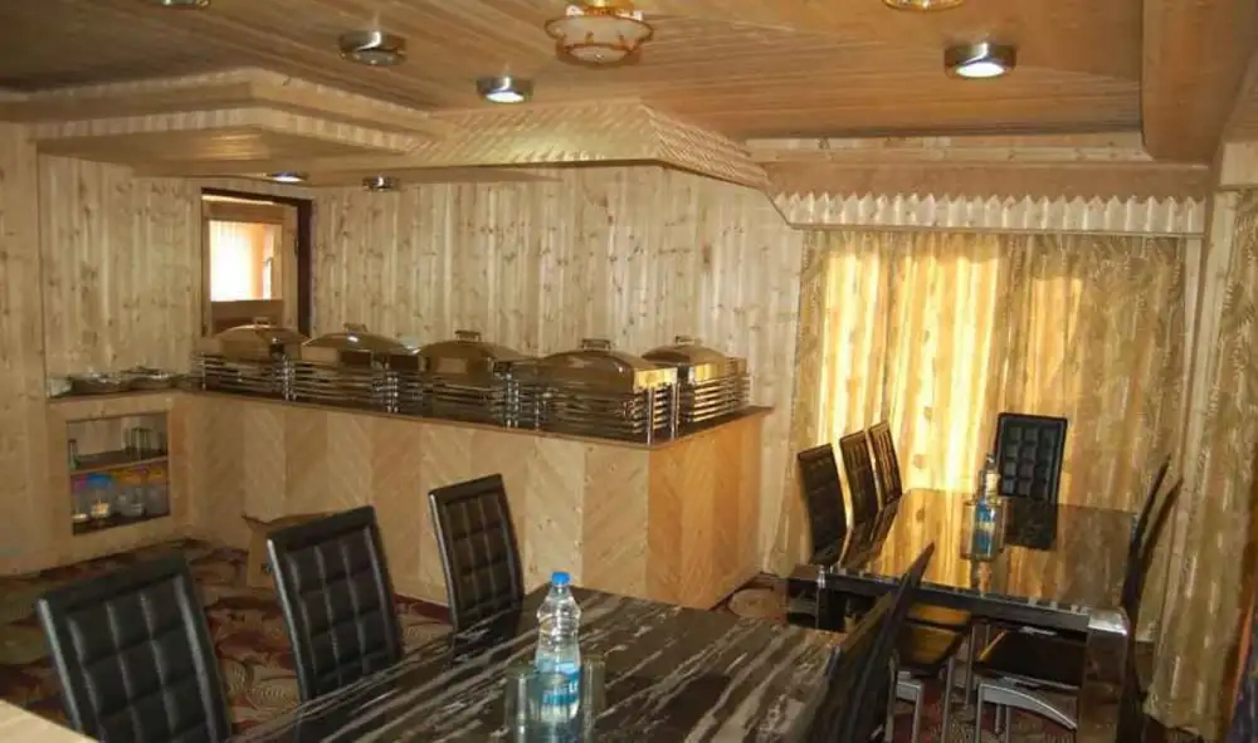 Hotel Zahgeer Continental