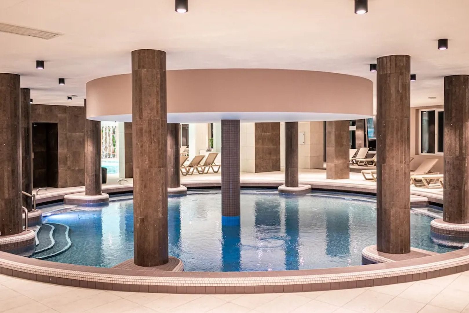 Ambient Hotel & Aromaspa Sikonda