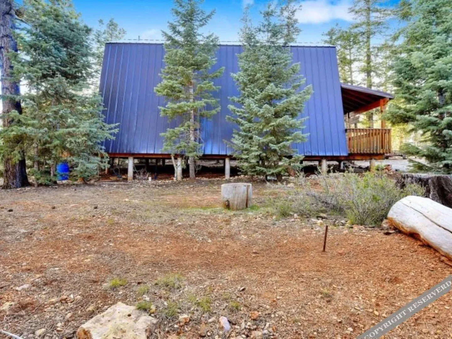 The Pit Stop Sleeps upto 10 people by RedAwning