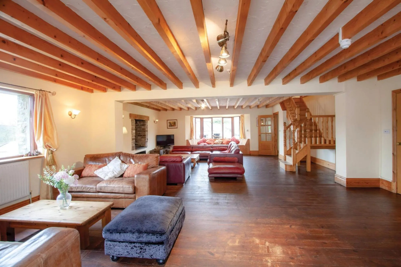 The Lake House Retreat - 7 Bedroom Holiday Home - Sleeps 20 - Southgate