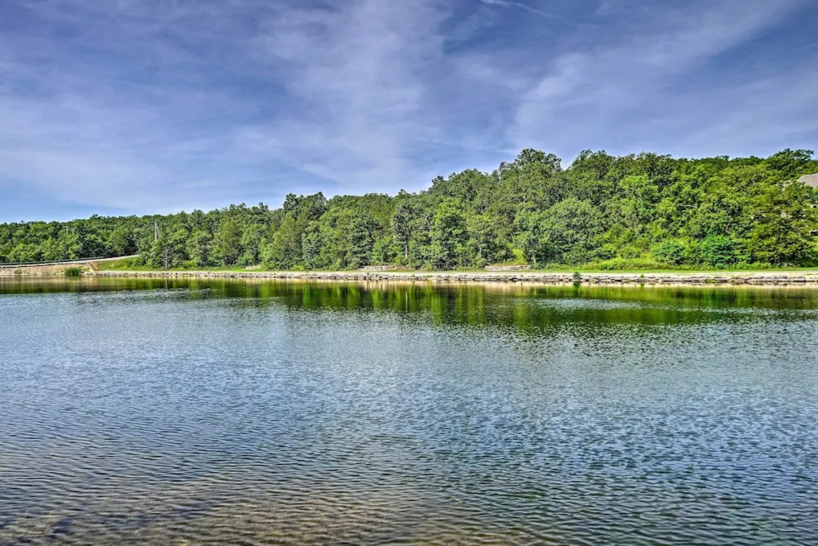 Branson West Cabin w/ Pool Access & Golfing