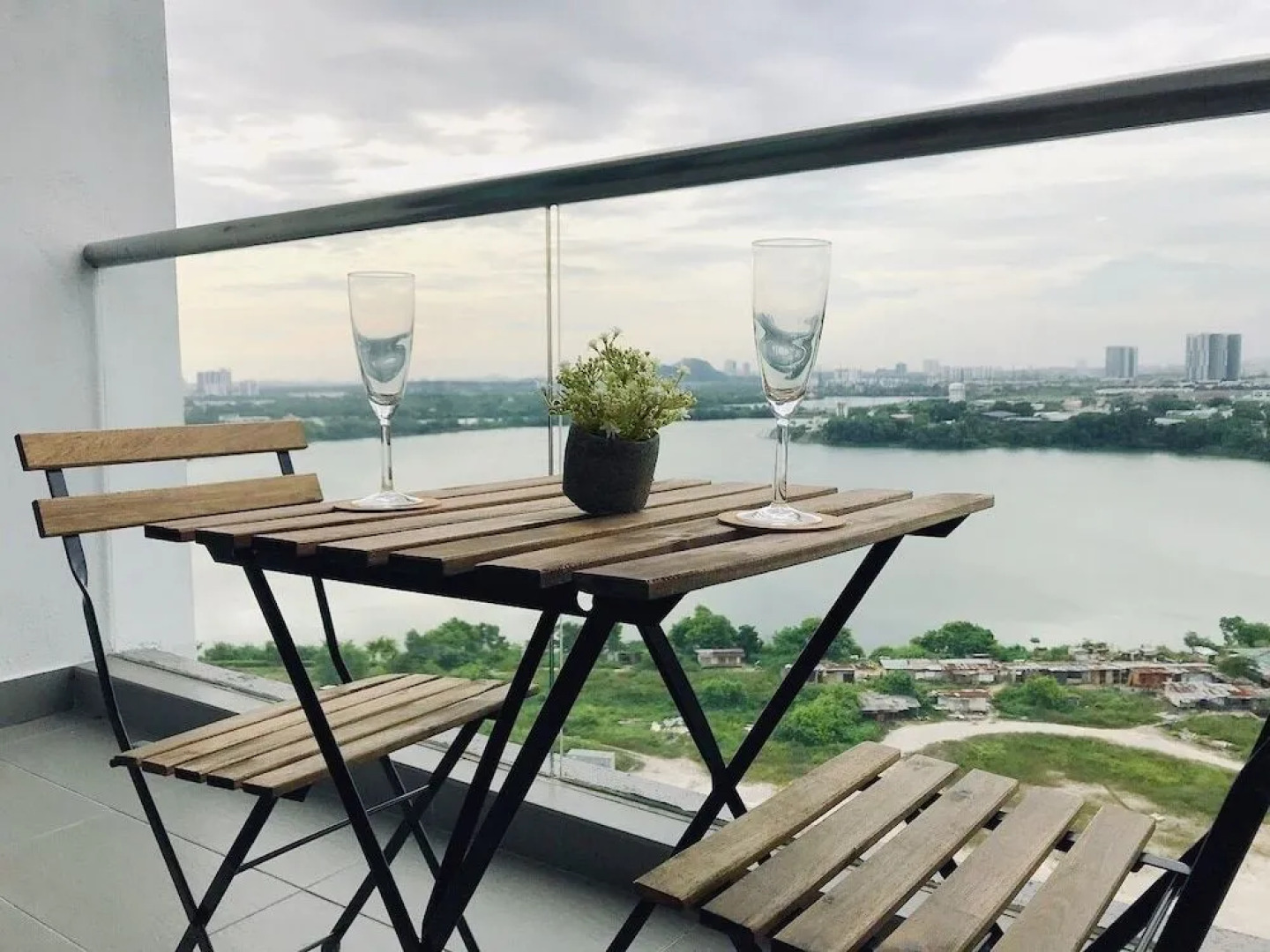 SkyVilla D'island Puchong by BeeStay