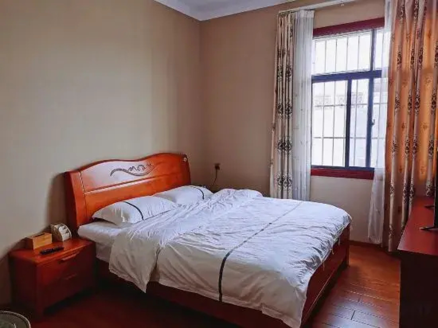 Jianshui Siyanjing Inn