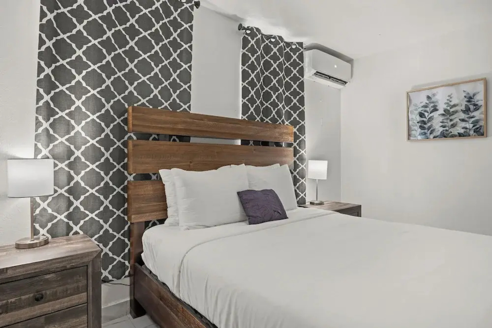 Private Pool Near the Beach Pet Friendly