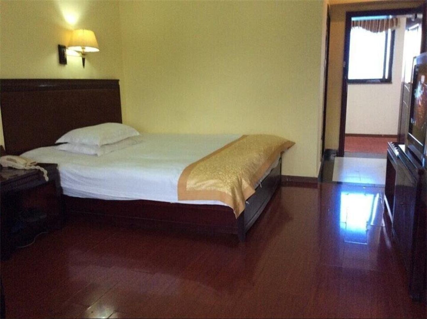 Pai Hotel Bengbu Train Station