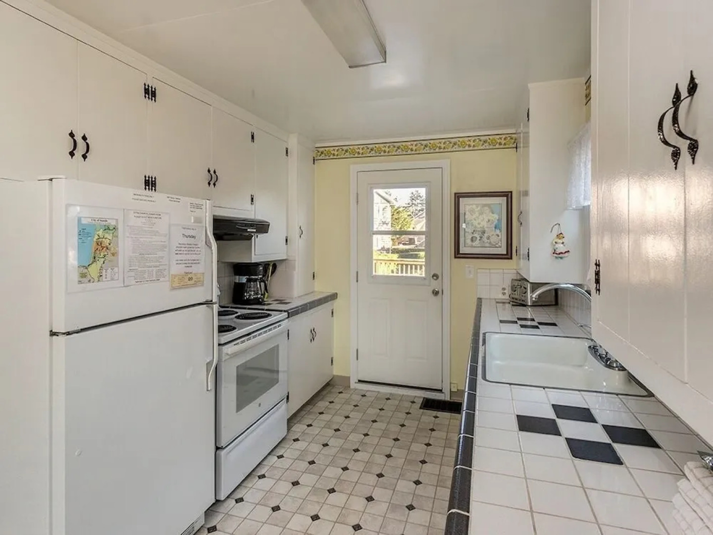 Steve's Getaway 4 Br home by RedAwning