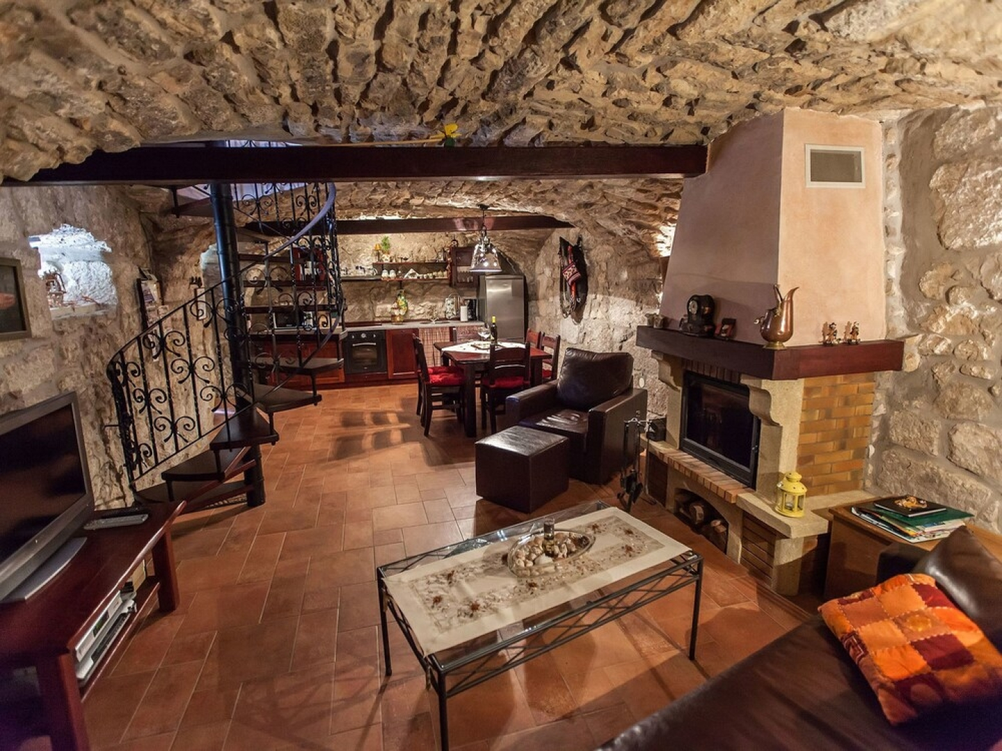 Vintage Holiday Home With Swimming Pool in Grizane