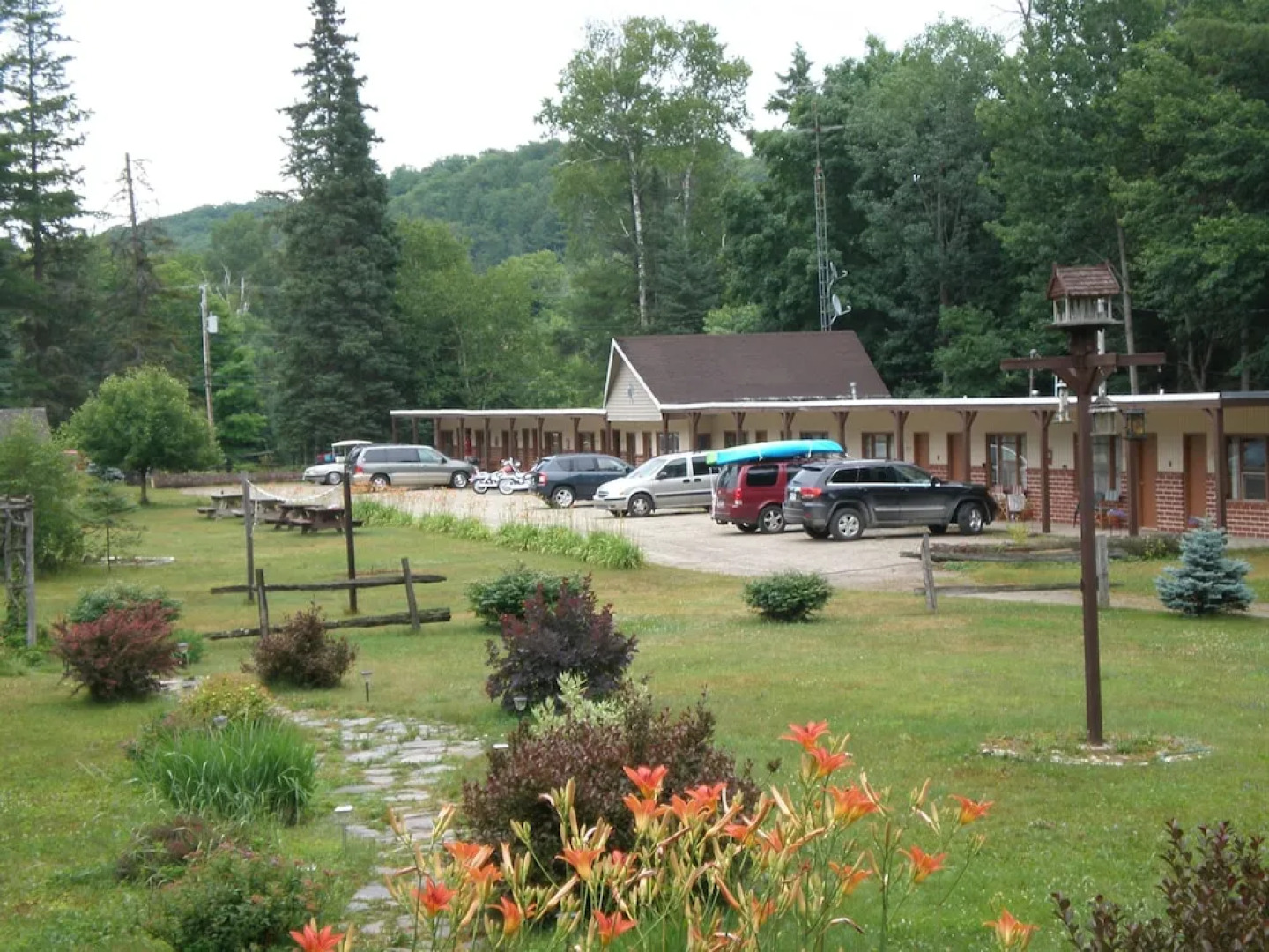 Dwight Riverside Inn