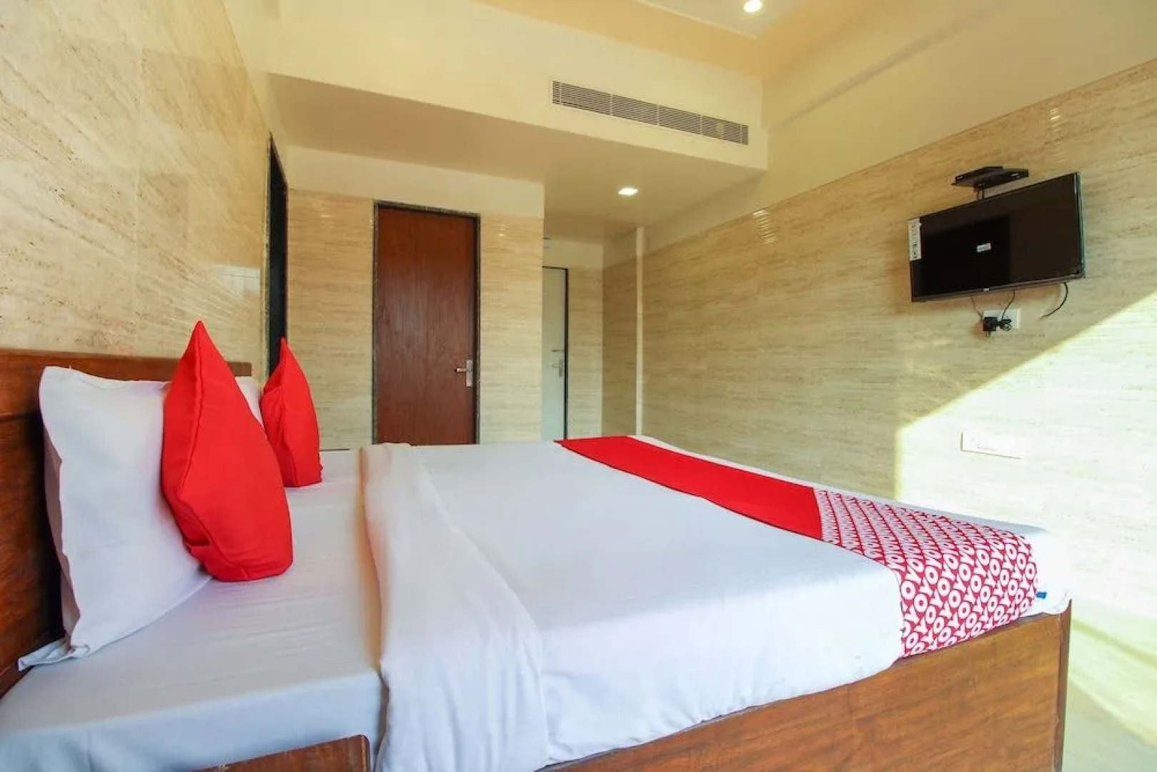 OYO 62741 Giriwar Nikunj