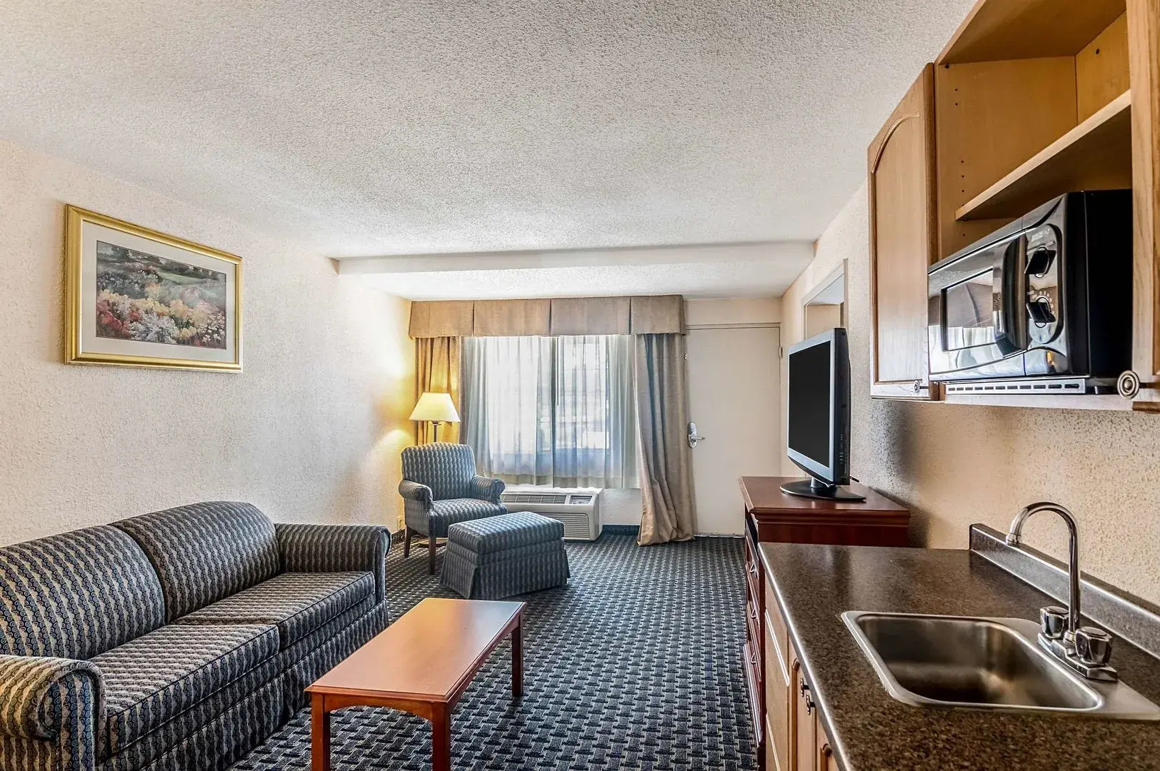 Budget Host Inn & Suites