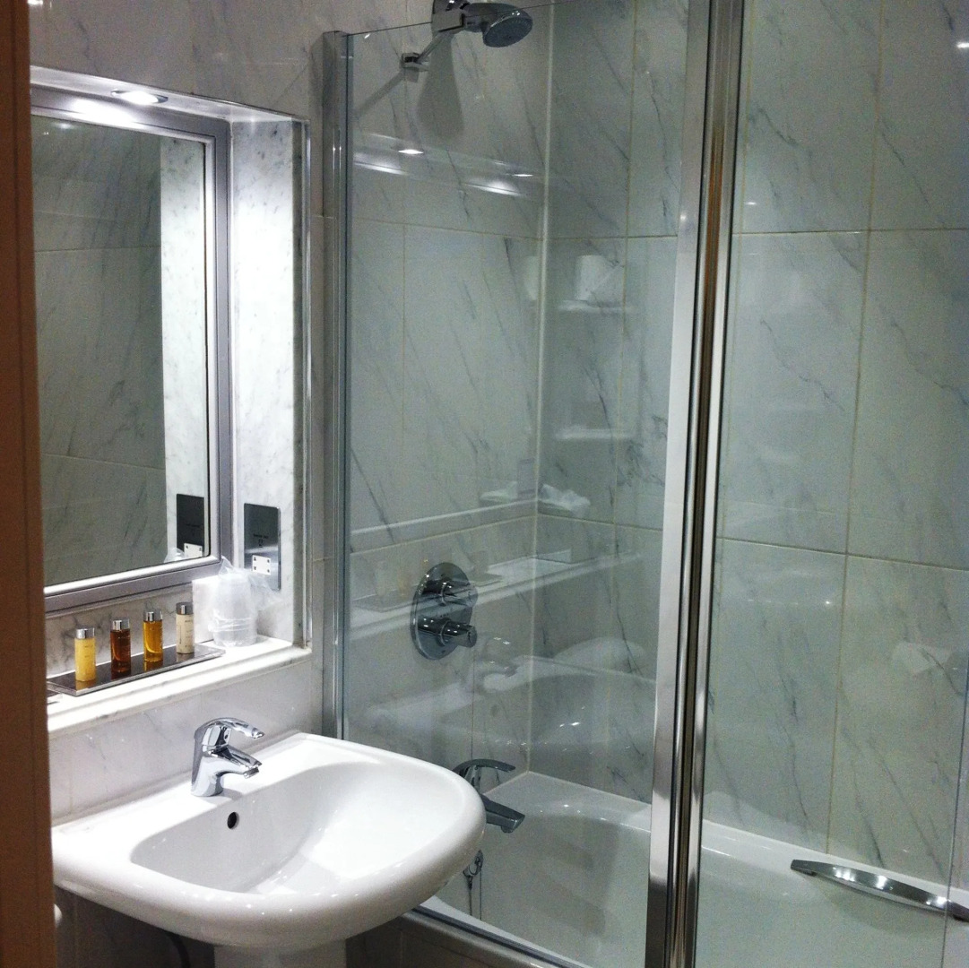 Cotswold Lodge Hotel