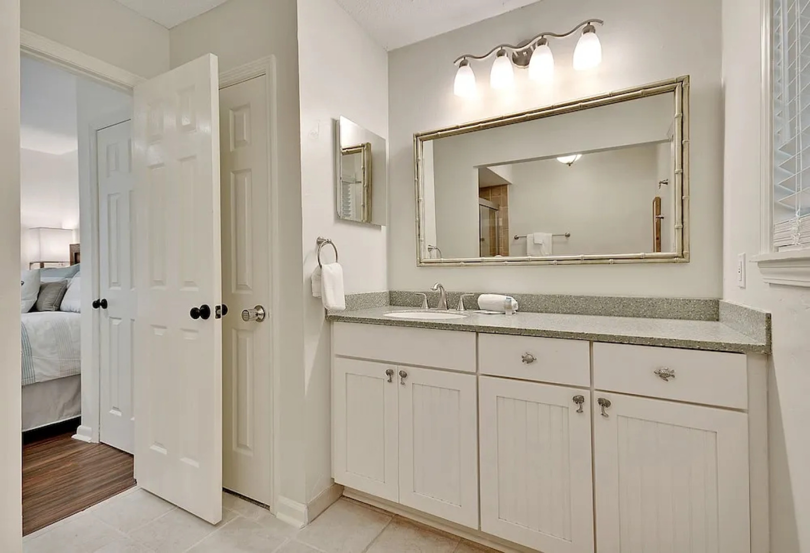 Coastal Chic Villa 2 Bedrooms 2 Bathrooms Villa