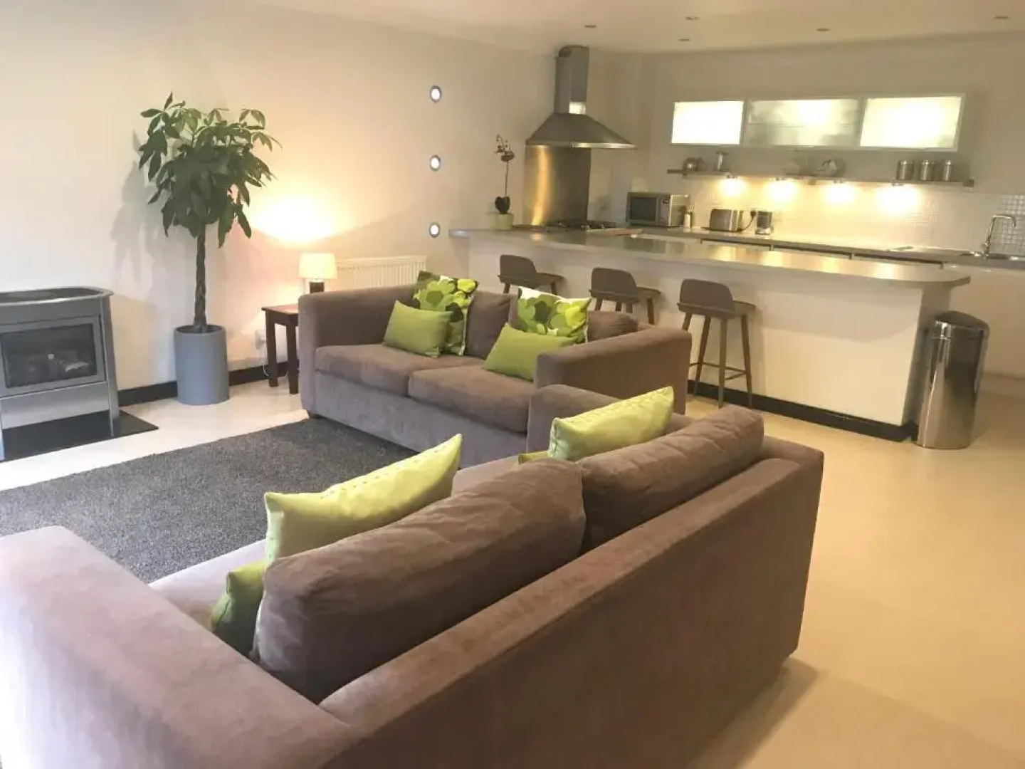 Aaron Glen Guest Apartments