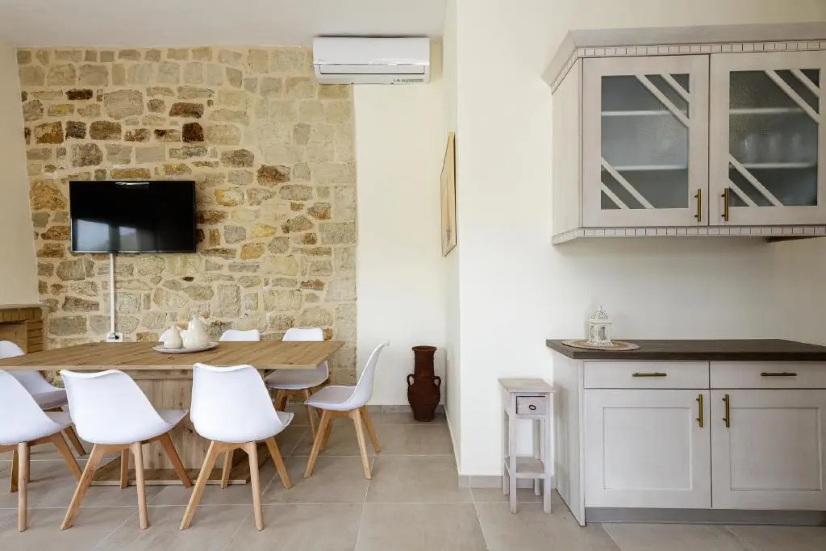 Unique Stonebuilt rural Retreat & private pool II