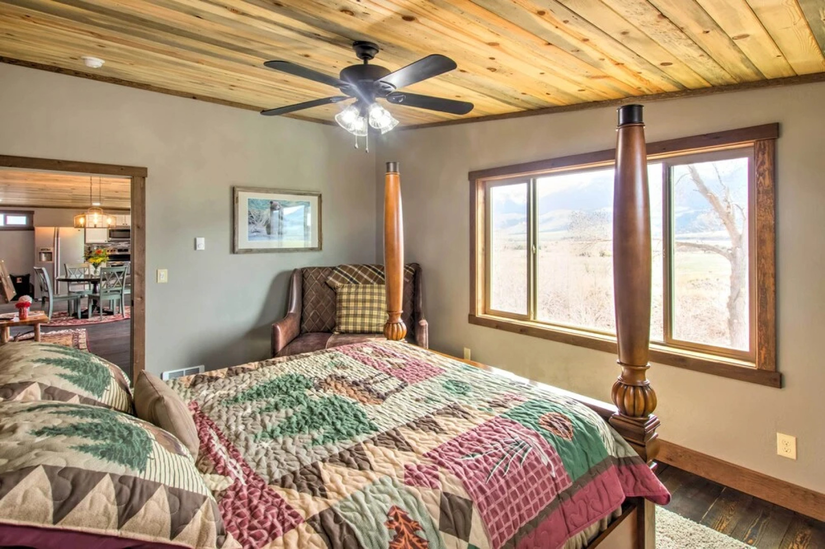 Lovely Livingston Loft w/ Mountain & River Views!
