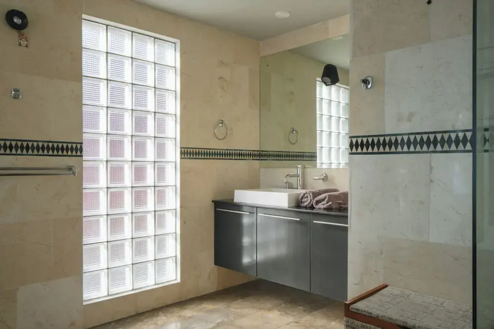 Blue Marlin 6-BR Villa Singaraja Bali