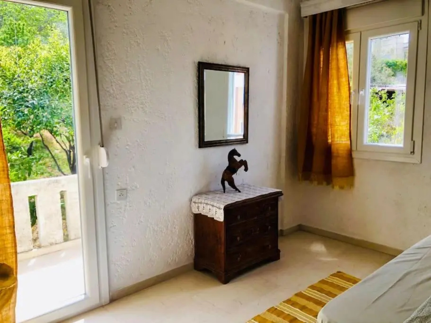 ΝΙRΑSΤΕRΟ - The house in the trees