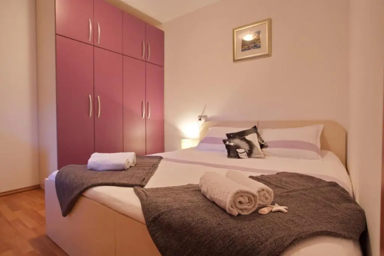 Apartments Neno - 50m from center