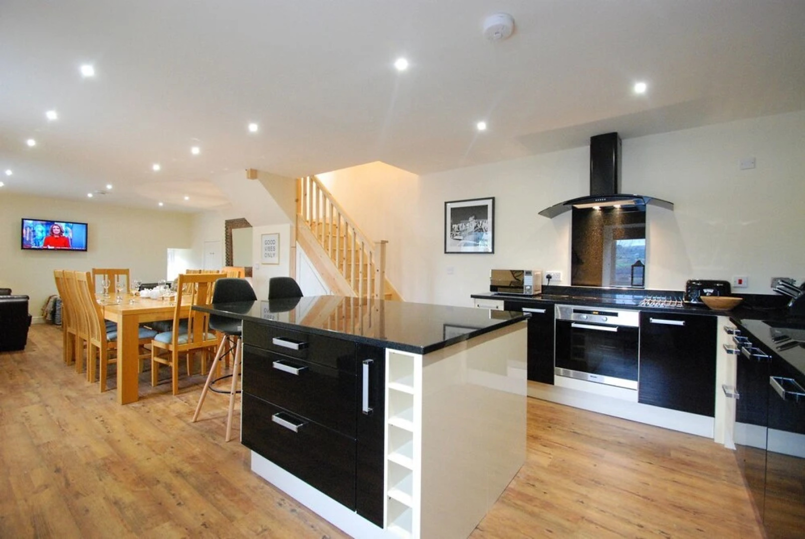 Pipeline Cottage 487857