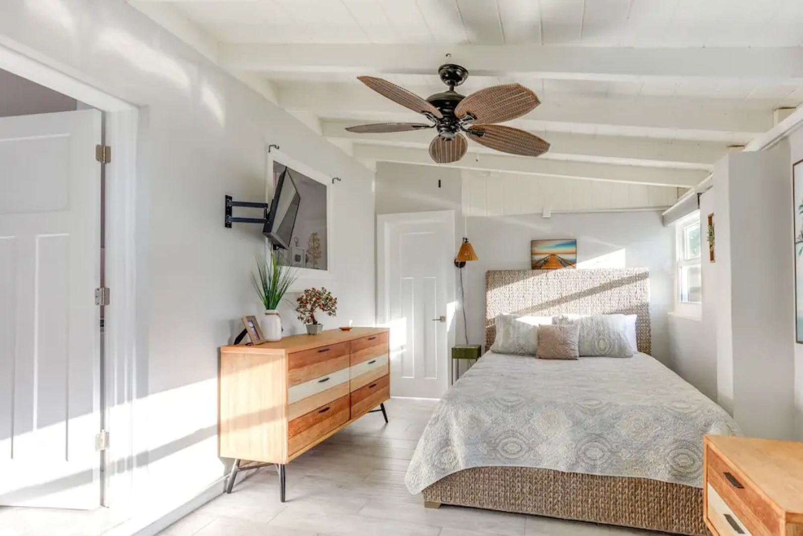 Bright Home w/ Sauna & Deck: 1 Mi to Dtwn Stuart!