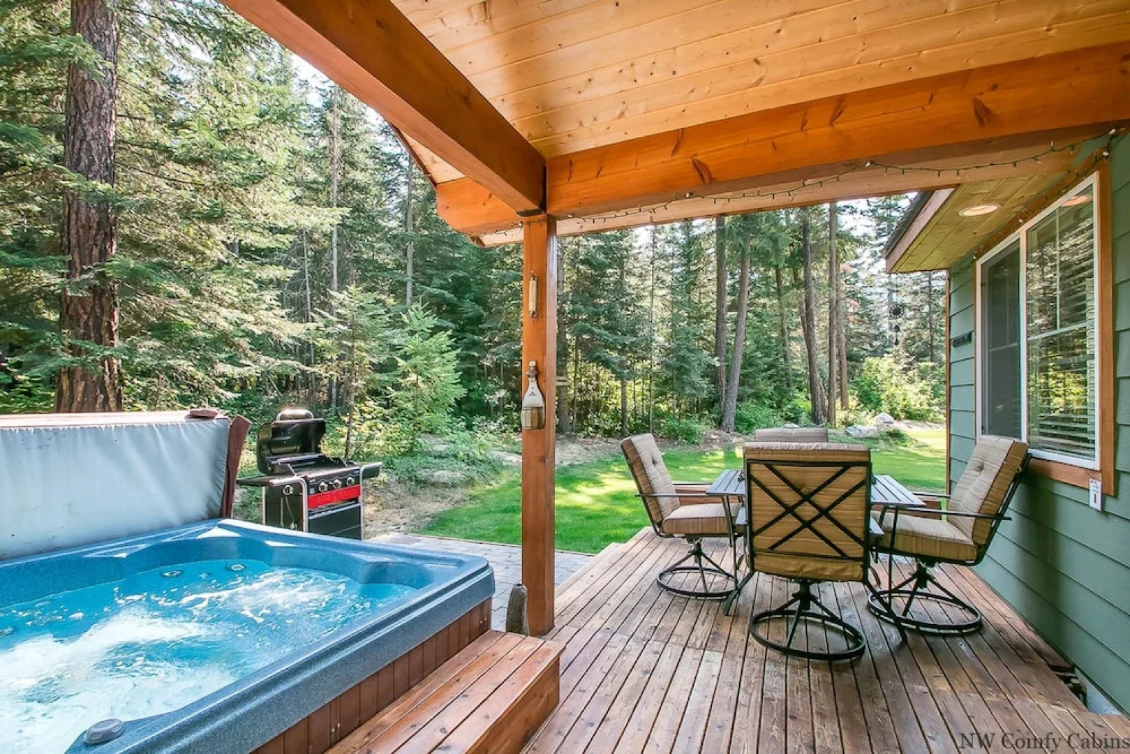 Salmon Chalet Chalet 2 NW Comfy Cabins