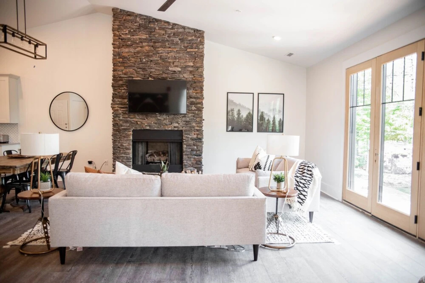 Cardinal at Main and Pine