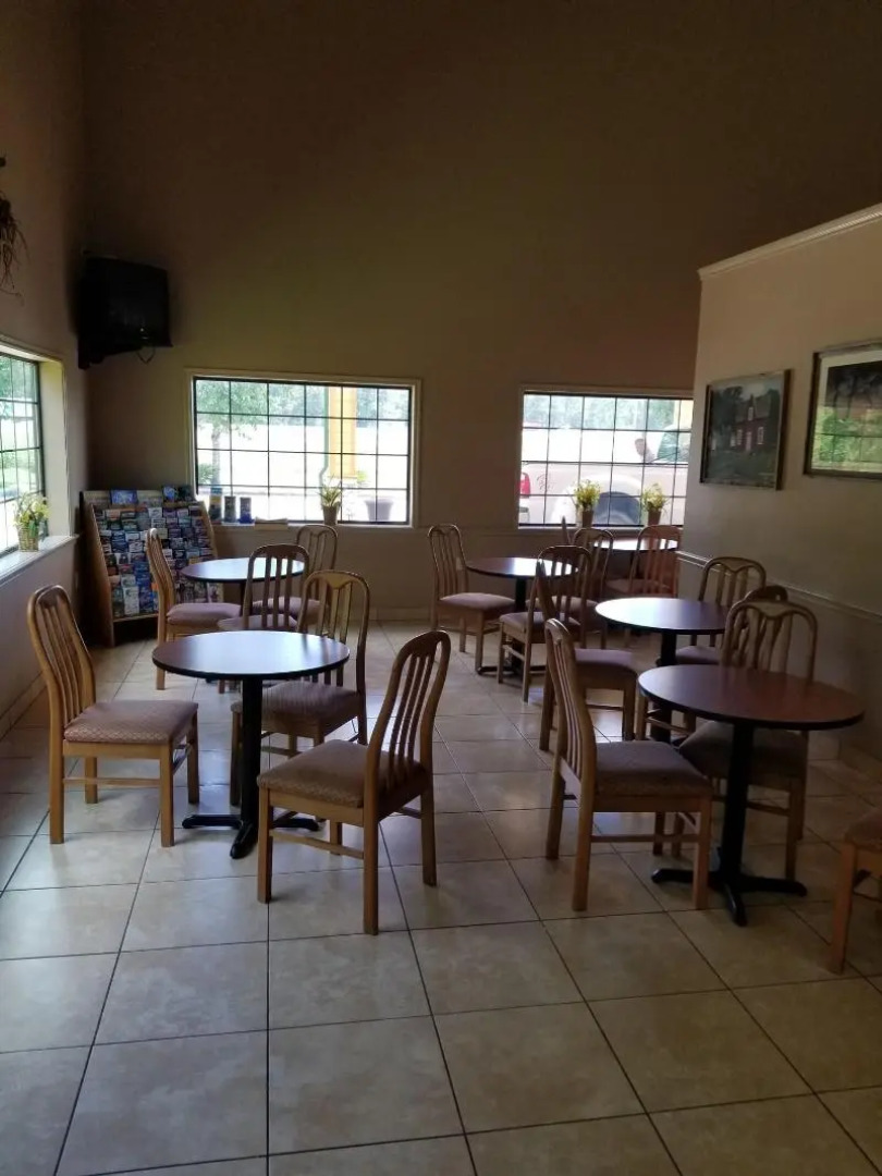 Scottish Inn & Suites