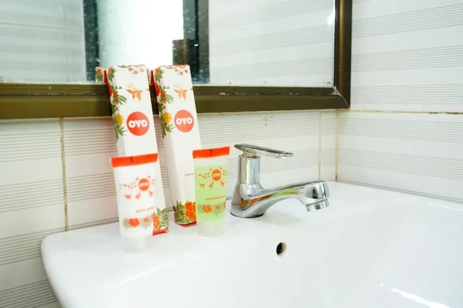 Oyo 629 Grand Vella Hotel