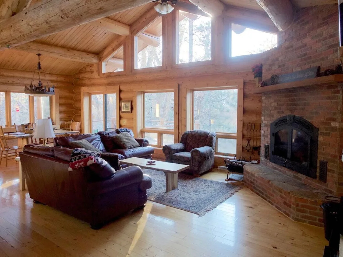 Cliffs & Stream Log - 3 Br Cabin