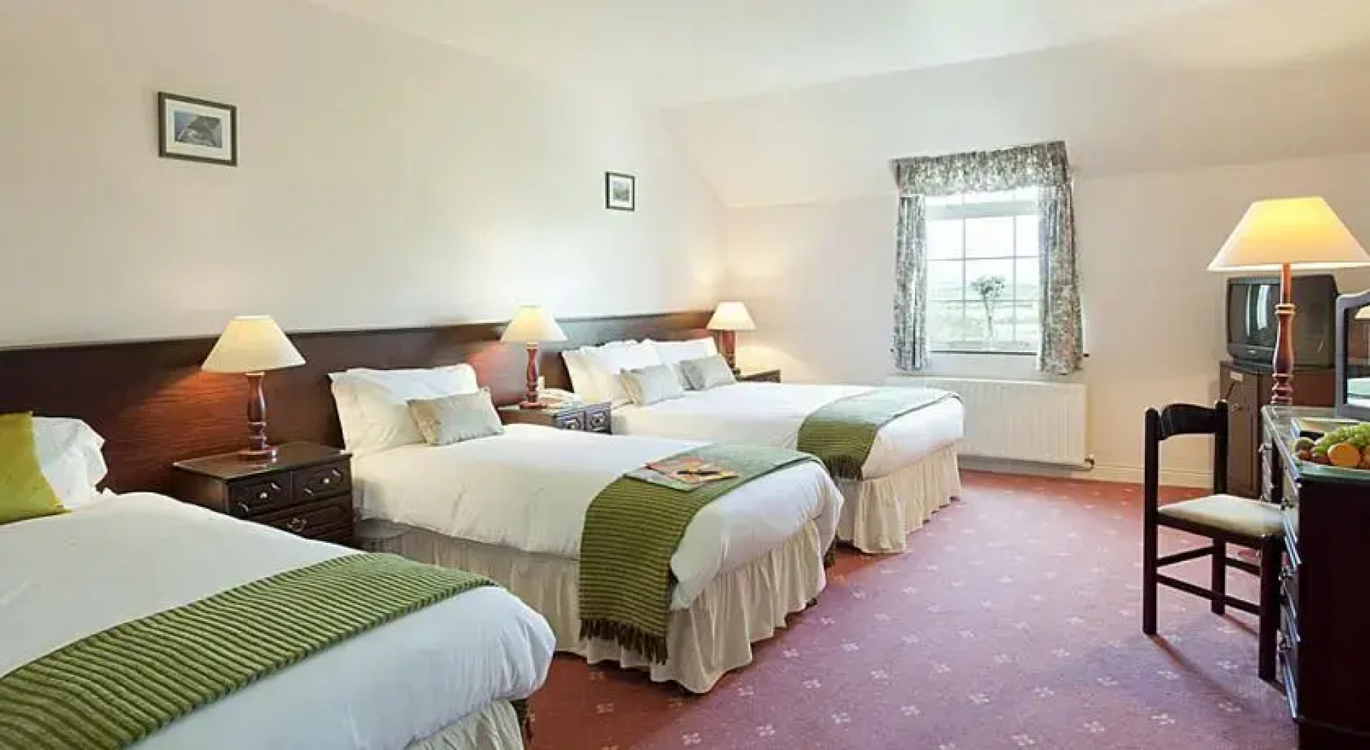 Smerwick Harbour Hotel