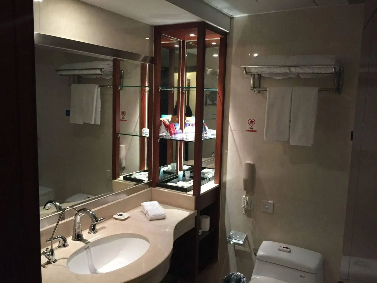 Bossman International Hotel