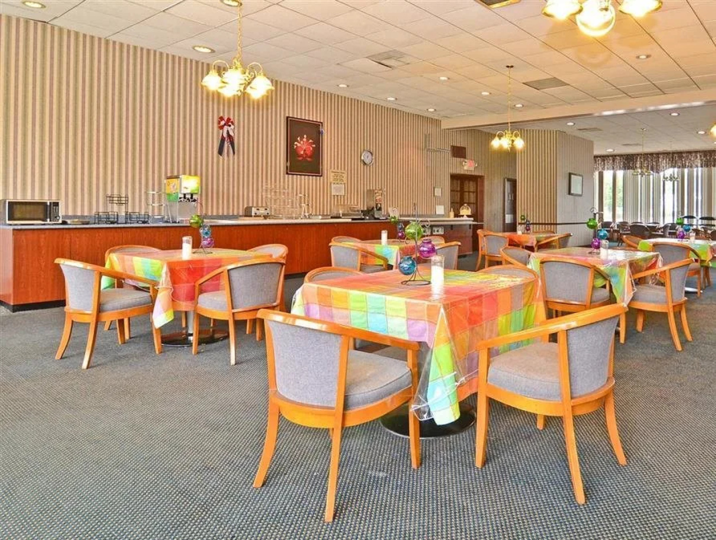 Red Carpet Inn & Suites