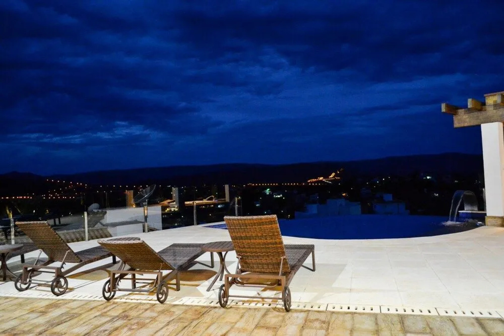 Suites de Luxo em Escarpas do Lago