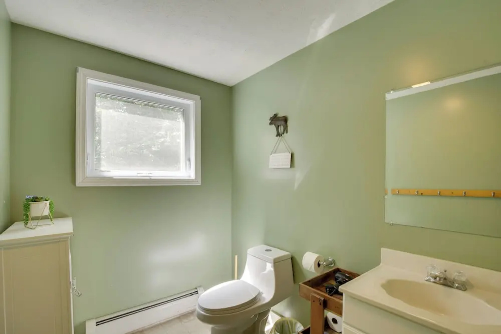 Bethel Chalet w/ Hot Tub: 3 Miles to Sunday River!