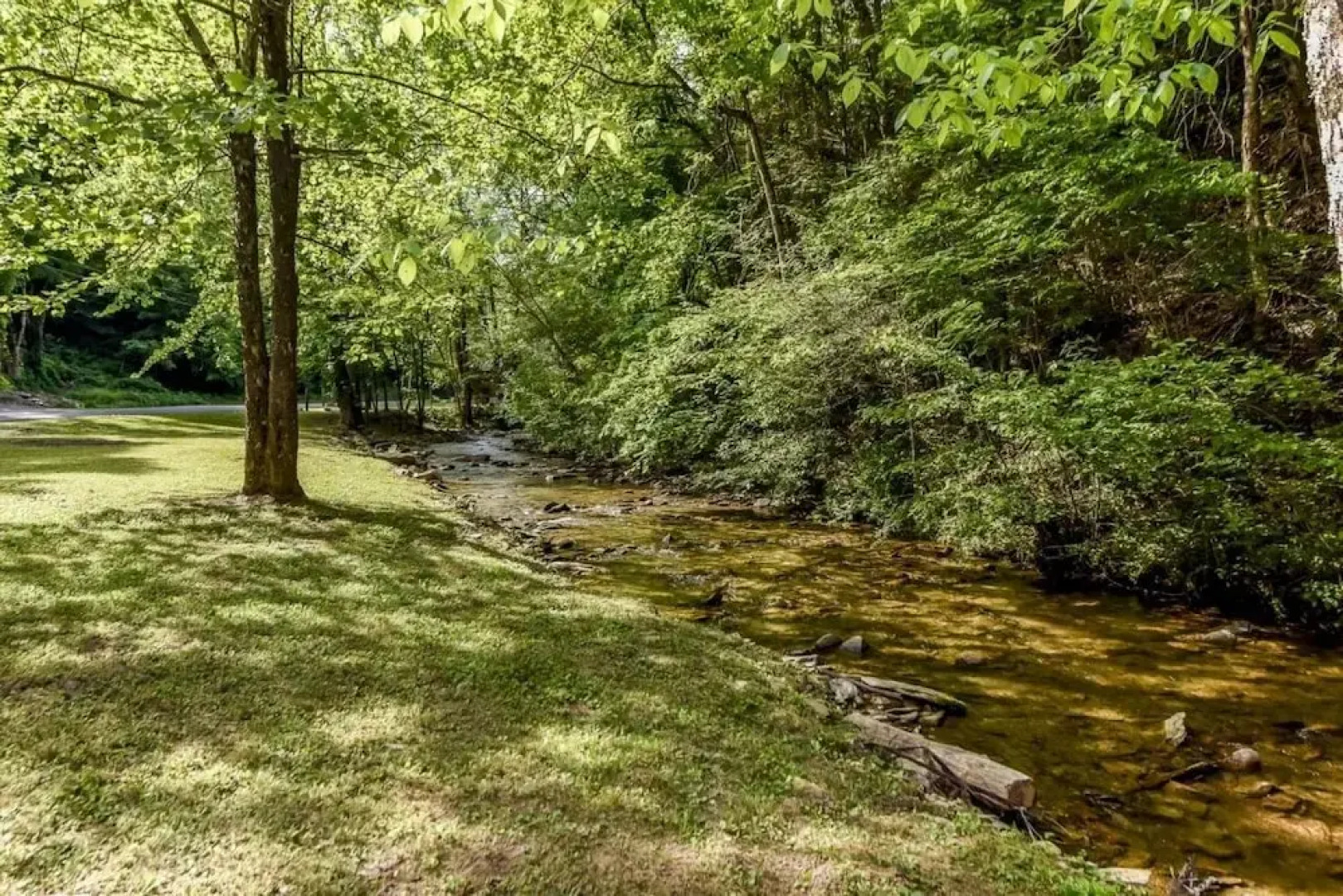 Whisper Creek 2 Bedroom Cabin by RedAwning