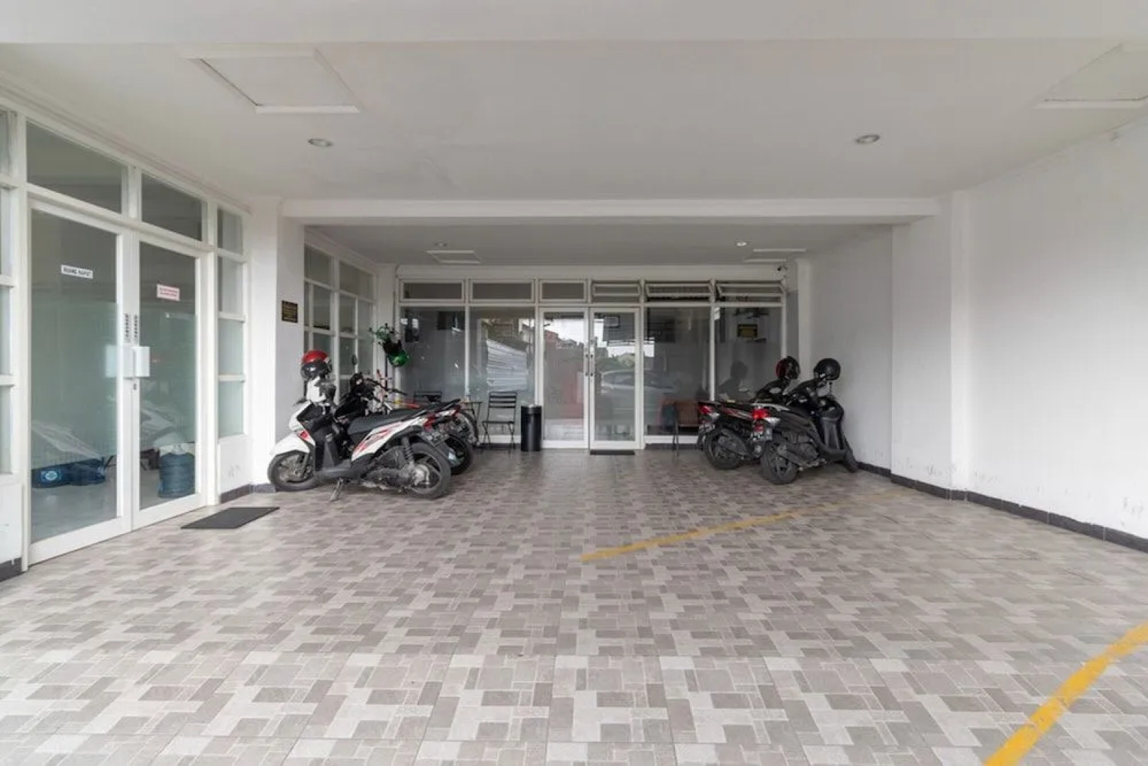 RedDoorz Syariah @ Wisma Arya 2