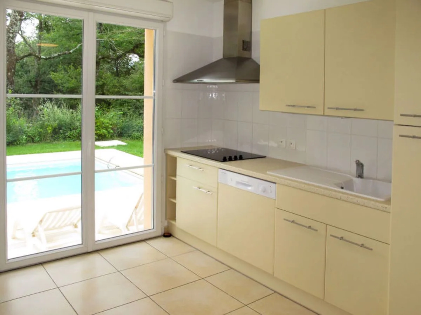 Domaine Royal Green (MZA101)